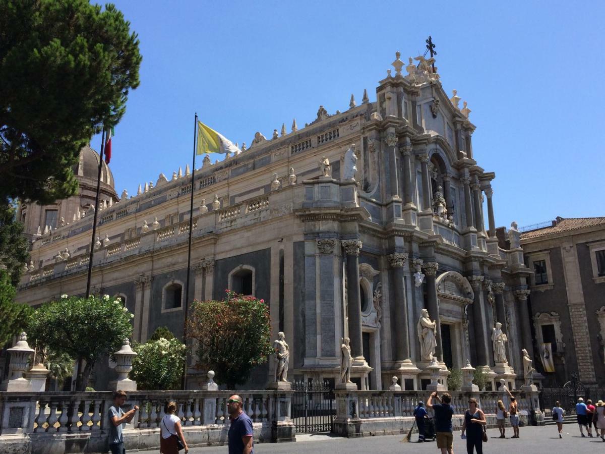 Apartment For 2 In Catania, B&B Le Voci Del Mercato Exteriör bild