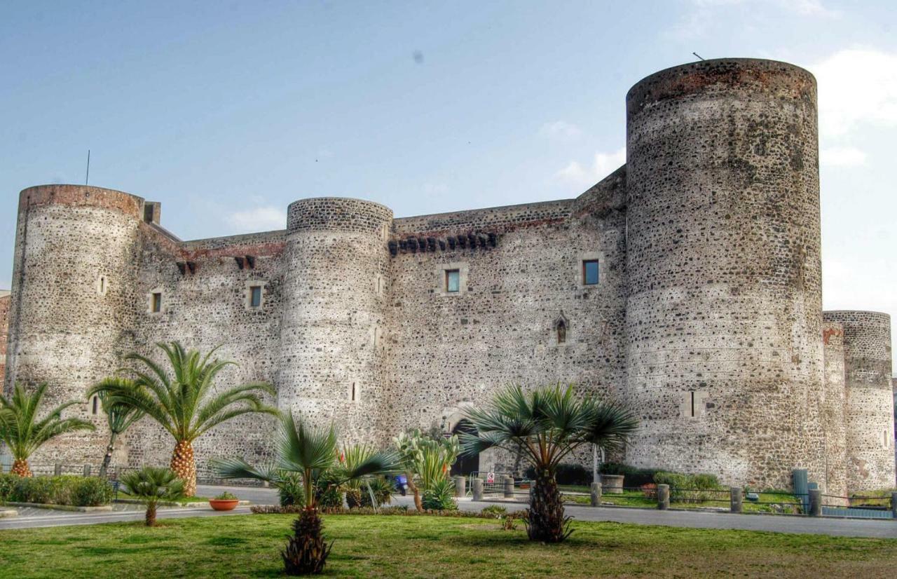 Apartment For 2 In Catania, B&B Le Voci Del Mercato Exteriör bild